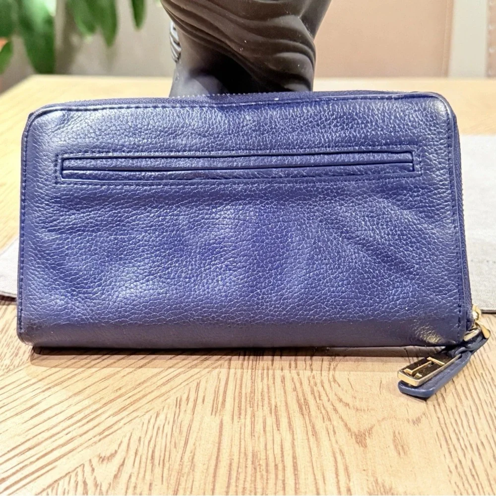 Isaac Mizrahi Women's Leather Wallet Navy Blue Zip Up
